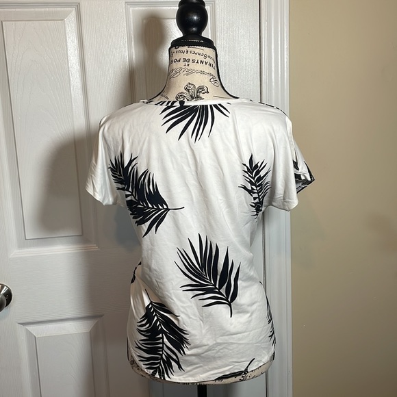 Eclipse tee. Super soft. - Picture 4 of 6